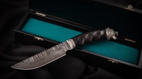 Авторский нож Тайга (дамаск 5000 слоёв-камень, чёрный граб, литьё мельхиор)