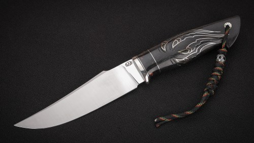 Нож Росомаха (N690, тёмный кориан, стабилизированный чёрный граб, инкрустация - коготь)