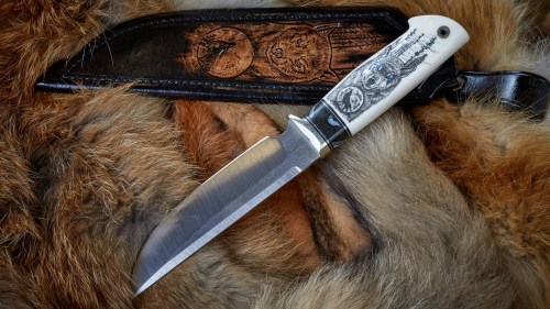 Нож Тайга (S125V, стабилизированный зуб мамонта, клык моржа, скрим шоу волки, формованные ножны)